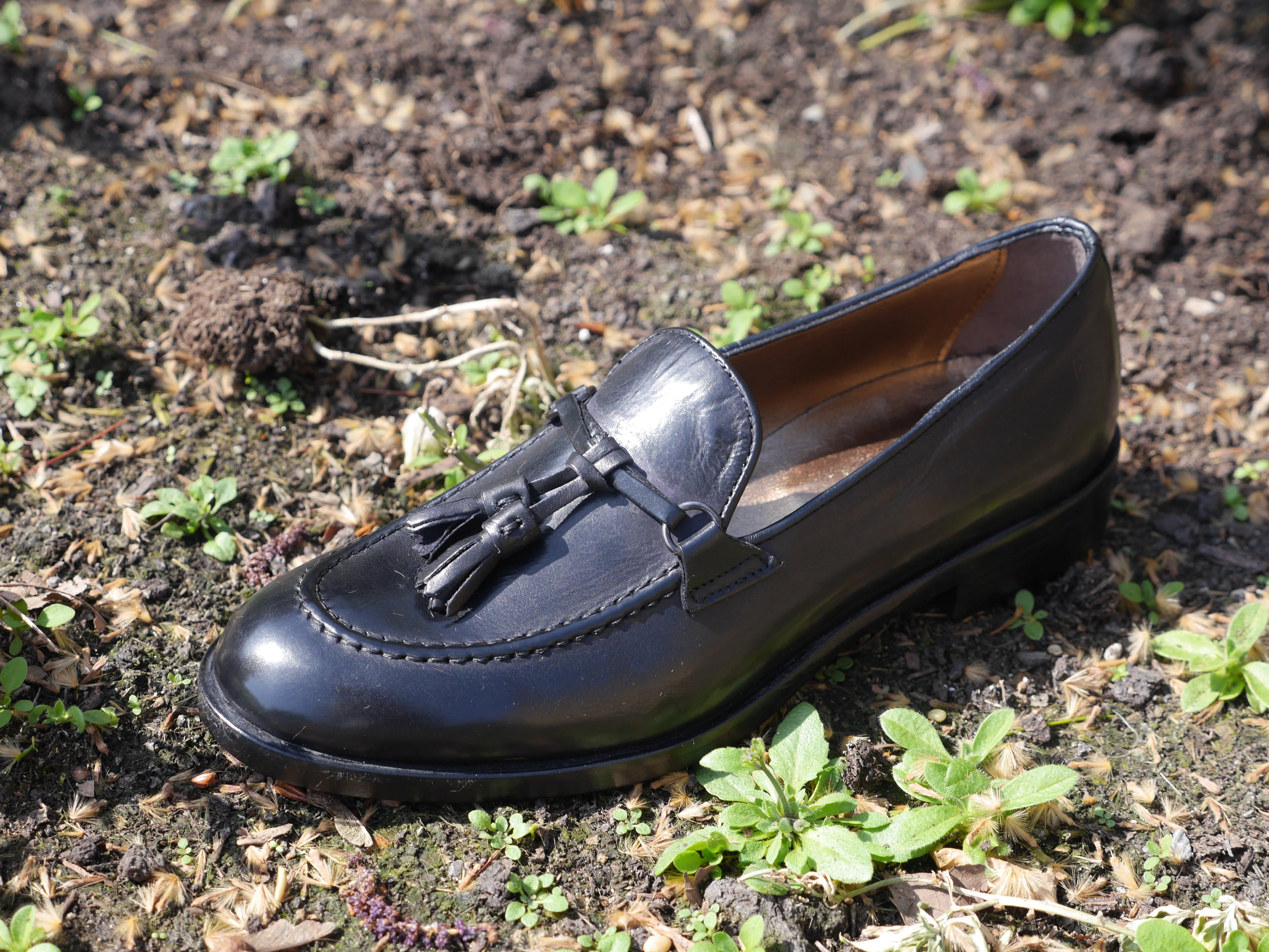 DOO7 - Black Leather Tassel Loafer