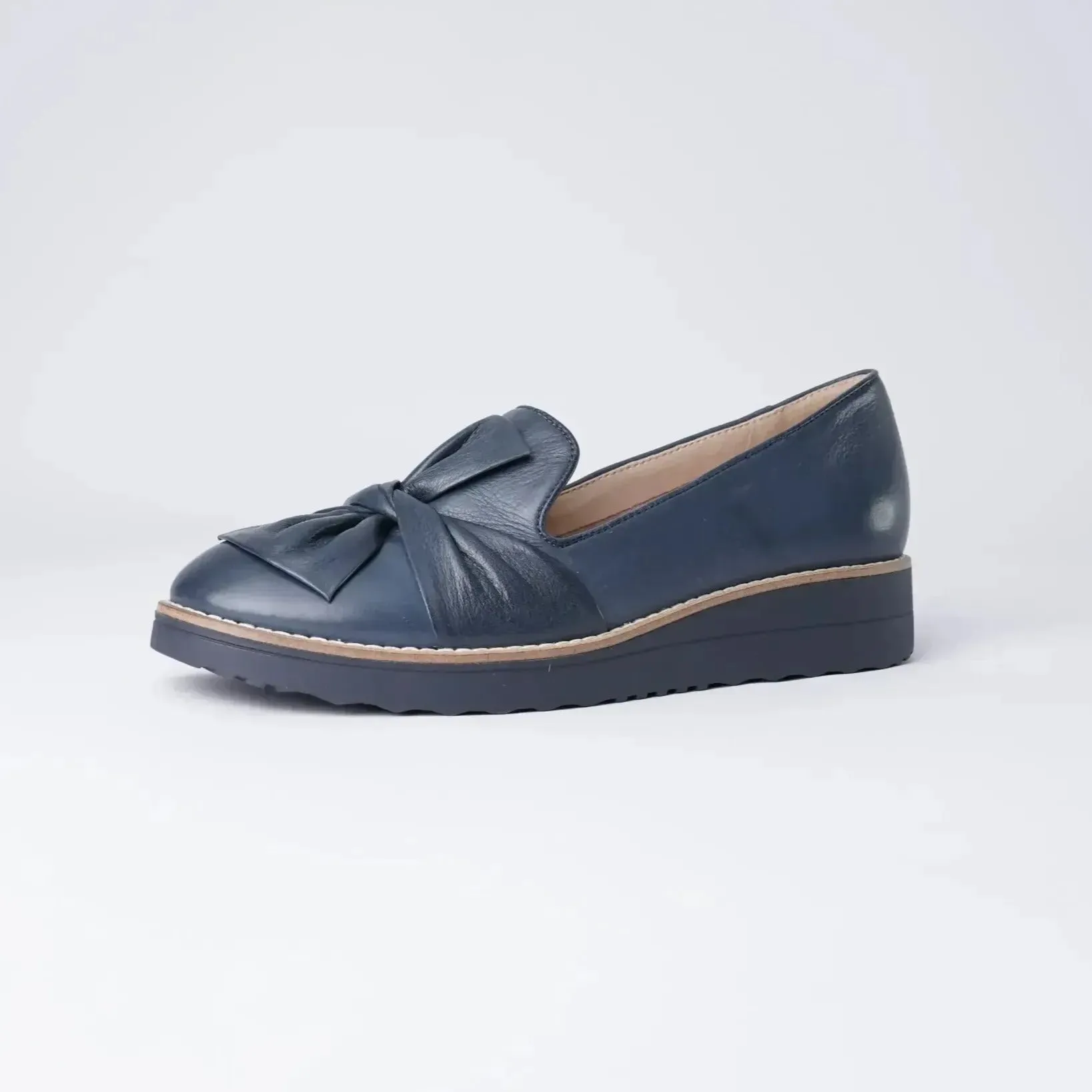 Oclem Navy/Navy Leather Loafers