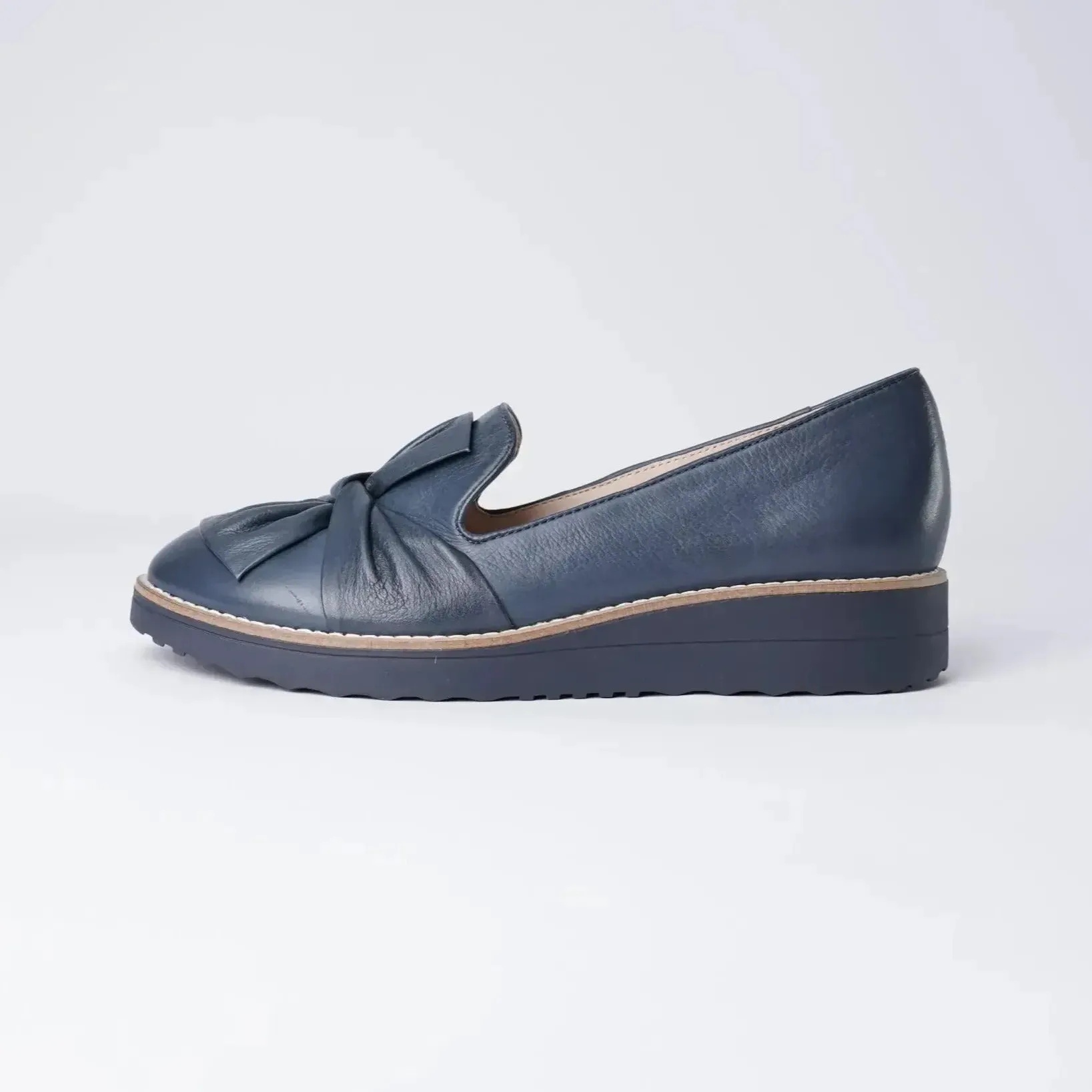 Oclem Navy/Navy Leather Loafers