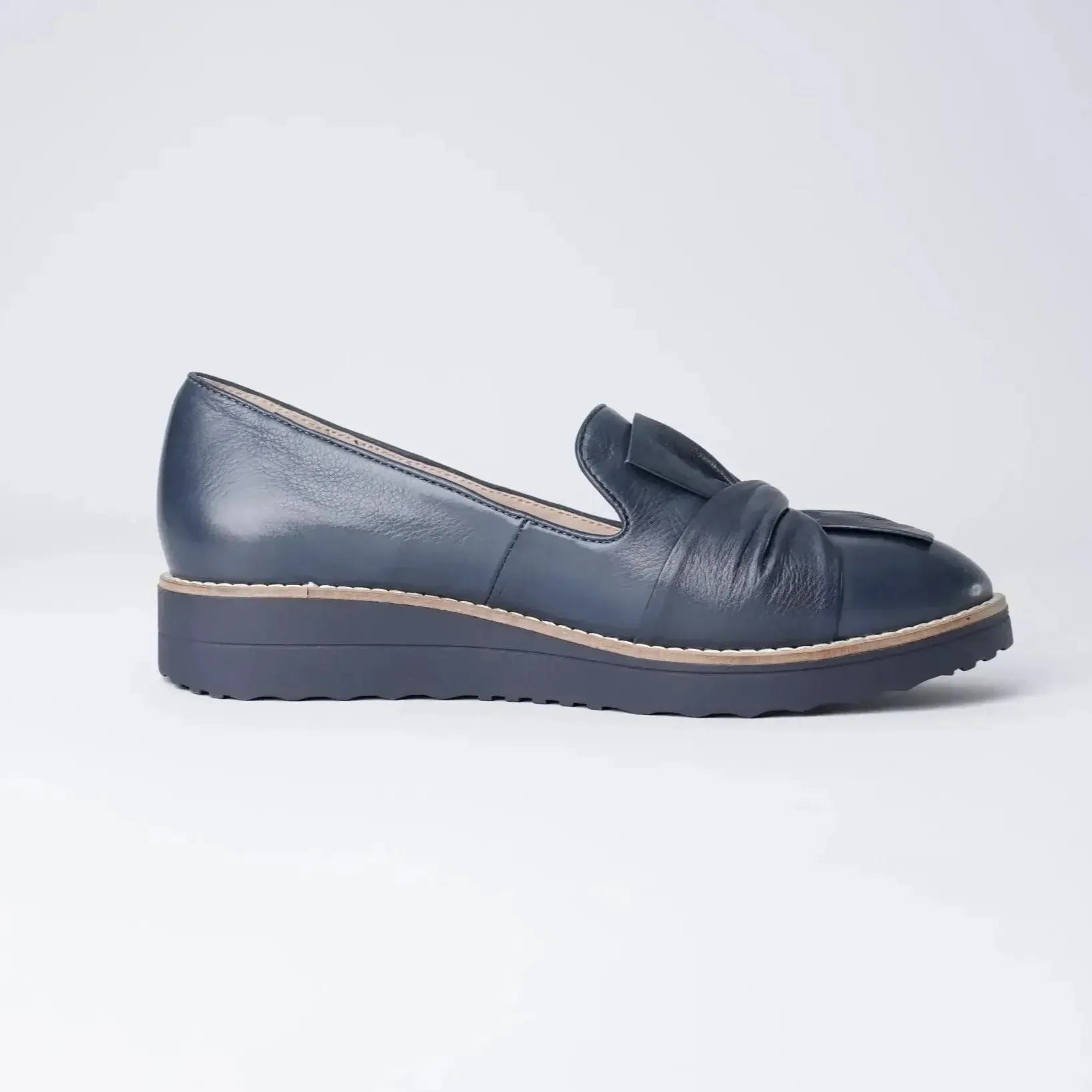 Oclem Navy/Navy Leather Loafers